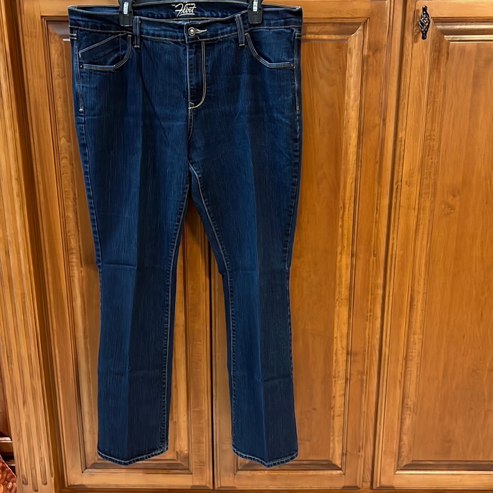 Old Navy the flirt bootcut jeans. Size16